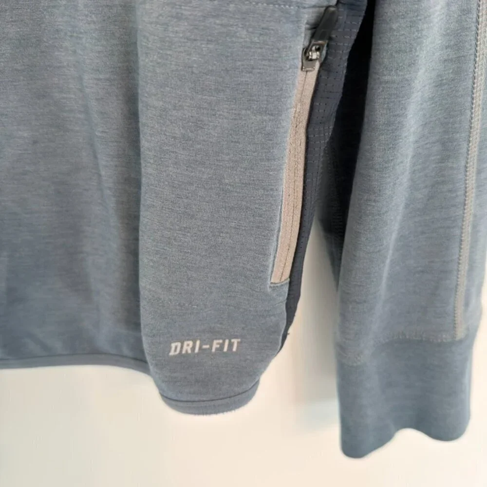 🏃‍♂️ Nike Dri-FIT Running 1/2-Zip Hoodie – Reflective Gray (Size M)